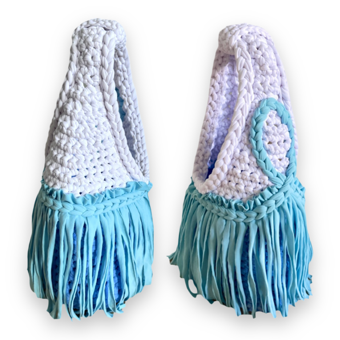 CROCHETED MINI RODEO WRISTLET • blue and white