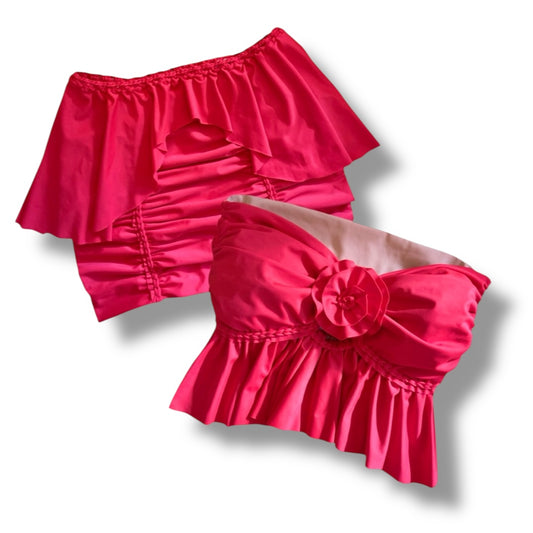 CONJUNTO DE DOS PIEZAS top con volantes de rosas y minifalda peplum • rojo y rubor